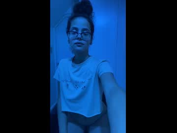 Cannakams Chaturbate stream image from March 22, 2025