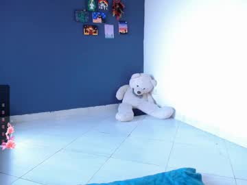 Ela_0 Chaturbate stream image from March 22, 2025
