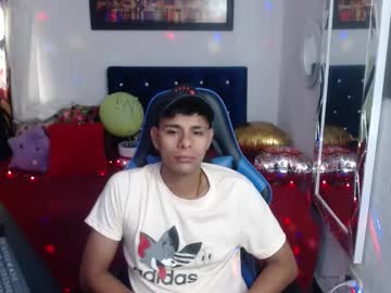 Lion_Black18 Chaturbate stream image from March 22, 2025