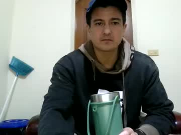 Jhwozy Chaturbate stream image from March 22, 2025