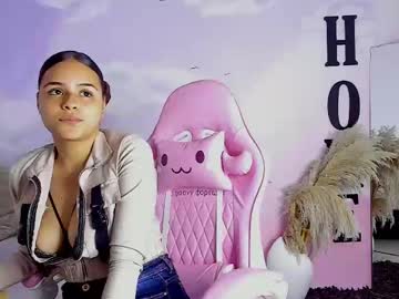 Maraxrivera Chaturbate stream image from March 22, 2025