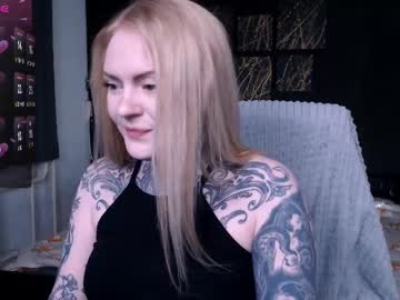 Vikki_Soloo Chaturbate stream image from March 22, 2025