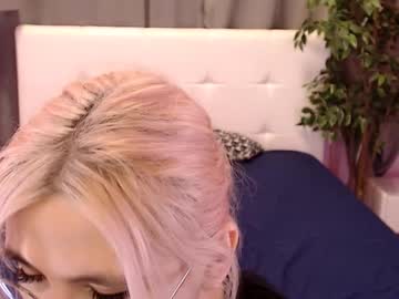 Moon13152 Chaturbate stream image from March 22, 2025
