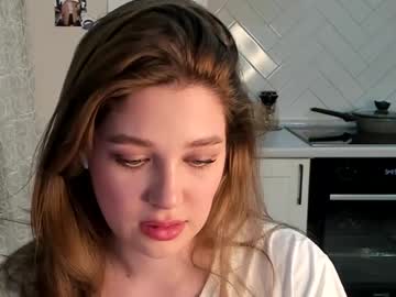 Kylieblond Chaturbate stream image from March 22, 2025