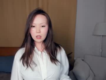 Lindabrikk Chaturbate stream image from March 22, 2025
