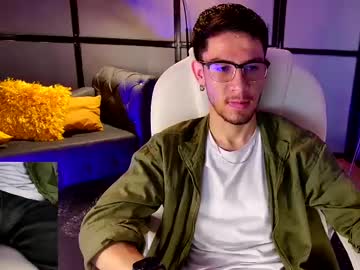 Aaronn_Miller Chaturbate stream image from March 22, 2025