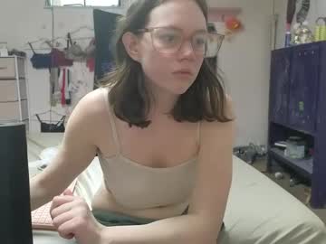 Lunaquinn45 Chaturbate stream image from March 22, 2025