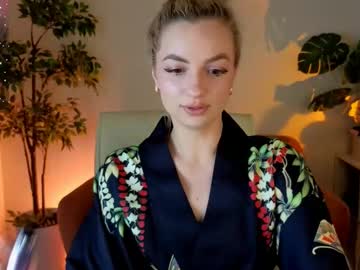 Tipmelashka Chaturbate stream image from March 22, 2025