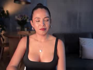 Illaroom Chaturbate stream image from March 22, 2025
