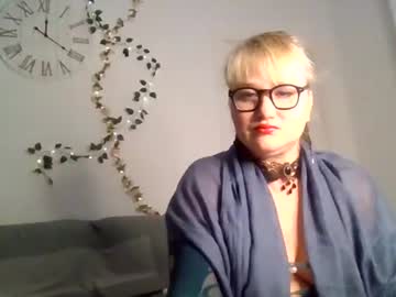 Luziasal Chaturbate stream image from March 22, 2025