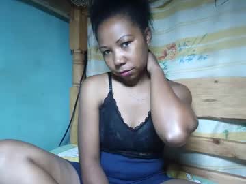 Viviane0812 Chaturbate stream image from March 22, 2025