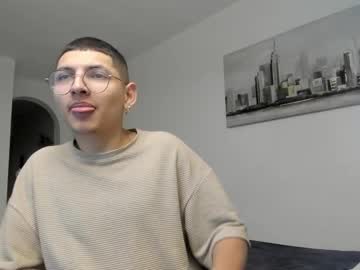 A_Lejandro_08 Chaturbate stream image from March 23, 2025