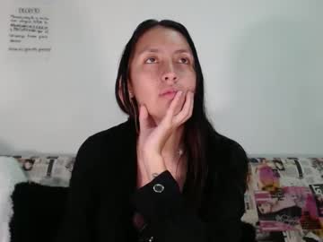 Bella_Marlowe Chaturbate stream image from March 23, 2025