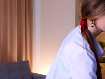 Elwynahewson Chaturbate stream image from March 23, 2025