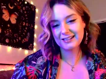 Givemesweetdreams Chaturbate stream image from March 23, 2025