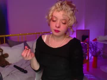 Katie_Deville Chaturbate stream image from March 23, 2025