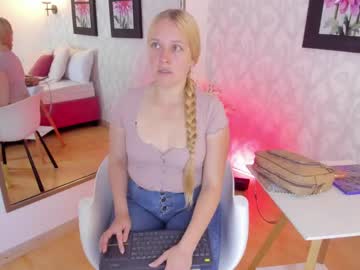 Emilysumer Chaturbate stream image from March 23, 2025