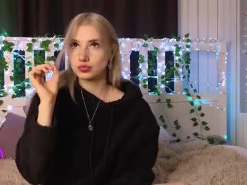 Lucettaeade Chaturbate stream image from March 23, 2025