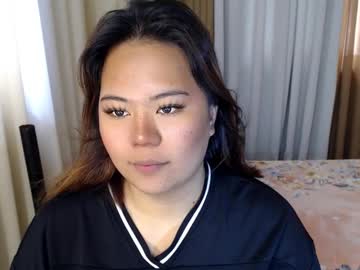 Xxmomshiexx Chaturbate stream image from March 23, 2025
