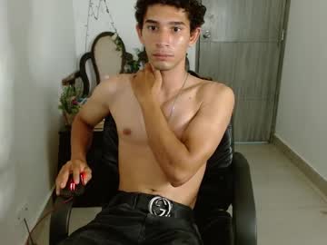 Adan_Zz Chaturbate stream image from March 23, 2025