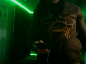 Bigwaynebabyxxx Chaturbate stream image from March 23, 2025