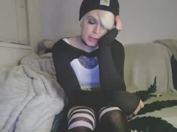 Femboydee73 Chaturbate stream image from March 23, 2025