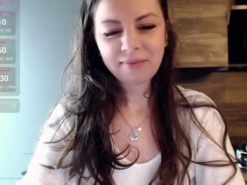 Angellina69shine Chaturbate stream image from March 23, 2025