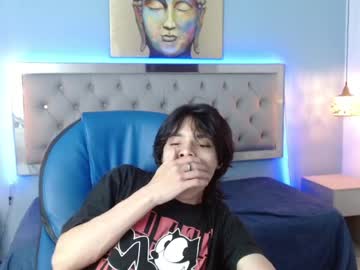 Mikaelphantom Chaturbate stream image from March 23, 2025