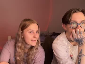 Worldofllove Chaturbate stream image from March 23, 2025