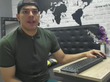 Im_Back_7 Chaturbate stream image from March 23, 2025