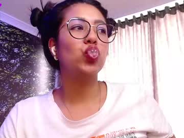 Laurabrunetter Chaturbate stream image from March 23, 2025