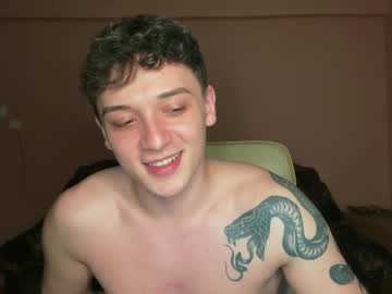 Mikelaur Chaturbate stream image from March 23, 2025