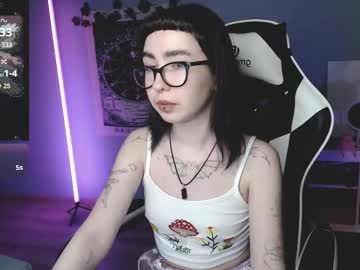 Julscinamon Chaturbate stream image from March 23, 2025