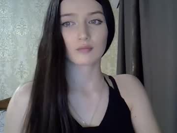 Lyraadream Chaturbate stream image from March 23, 2025