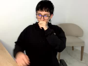 Xamyu Chaturbate stream image from March 23, 2025