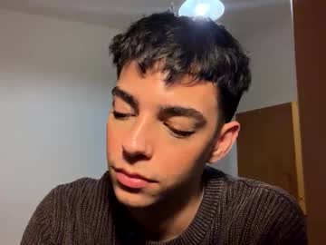 Matteolarraro Chaturbate stream image from March 23, 2025
