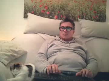 Sexurbation Chaturbate stream image from March 23, 2025