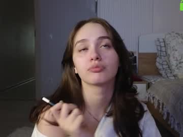 Evi_Woow Chaturbate stream image from March 23, 2025