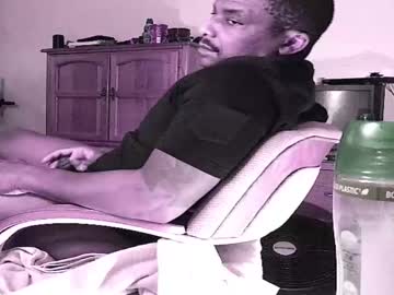 Hungluv1 Chaturbate stream image from March 23, 2025