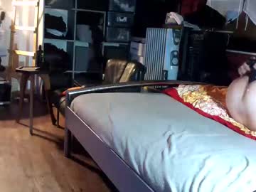 Madlymac Chaturbate stream image from March 23, 2025