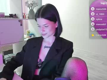 Lildarling0 Chaturbate stream image from March 23, 2025