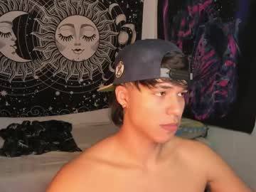 Victorino_Jhonson Chaturbate stream image from March 23, 2025