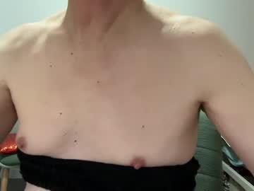 Suckingsam Chaturbate stream image from March 23, 2025
