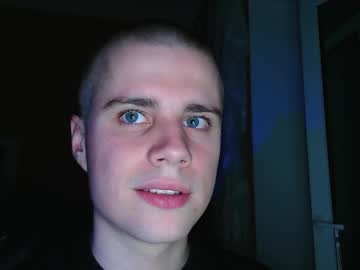Blueskyoverhead Chaturbate stream image from March 24, 2025