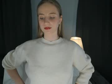 Shewell Chaturbate stream image from March 24, 2025