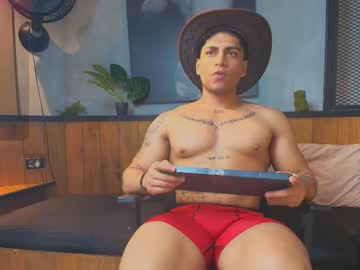 Crisstompson Chaturbate stream image from March 24, 2025