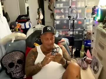 Builtguy820288 Chaturbate stream image from March 24, 2025