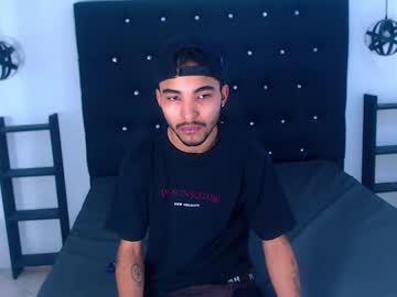 Davidharlow Chaturbate stream image from March 24, 2025