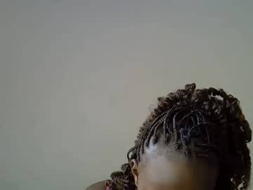 Prettiekelly Chaturbate stream image from March 24, 2025