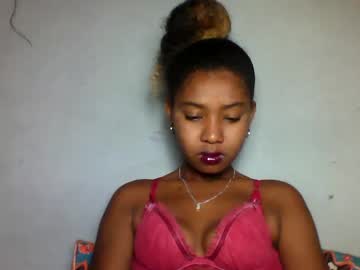 Elia011 Chaturbate stream image from March 24, 2025